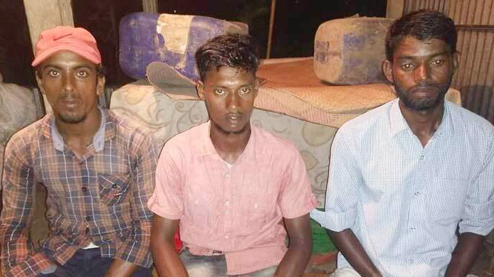 ব্রাহ্মণবাড়িয়ায় ট্রলারডুবির ঘটনায় দুই সহযোগীসহ মাঝি আটক