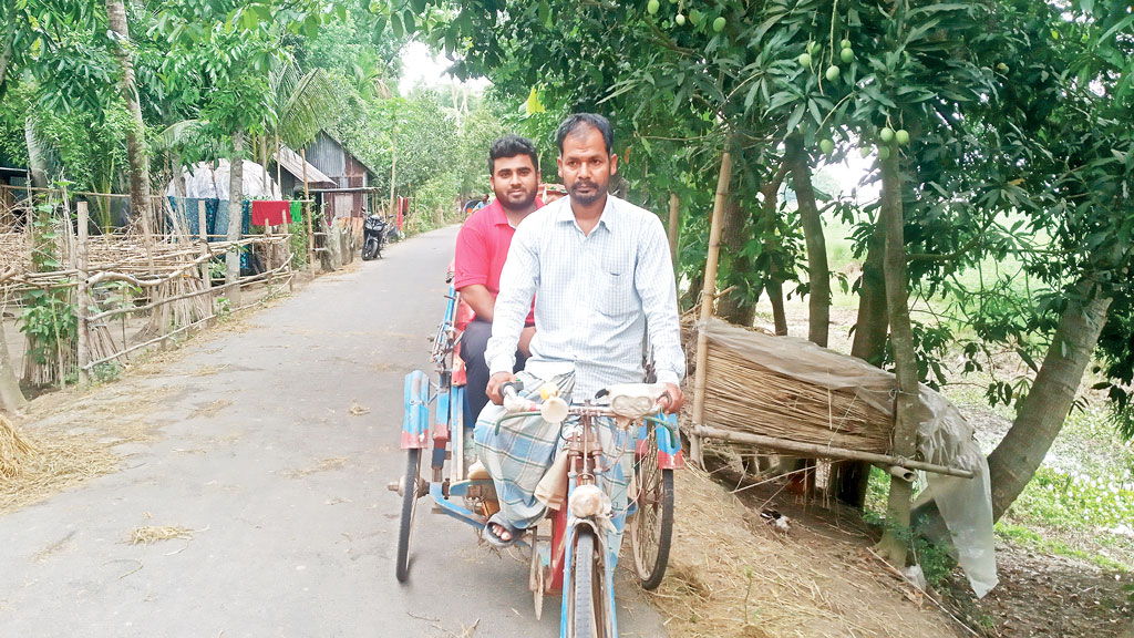 রিকশা চালিয়েই গরিবের বন্ধু মাইকেল ইউপি সদস্য