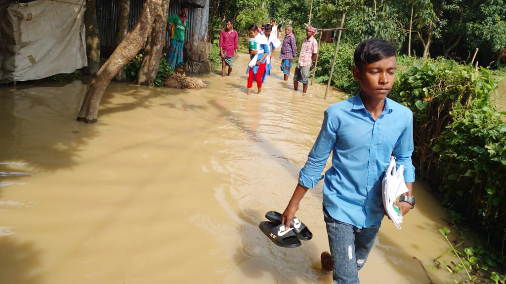 তিন গ্রামের দেড় শতাধিক পরিবার পানিবন্দী