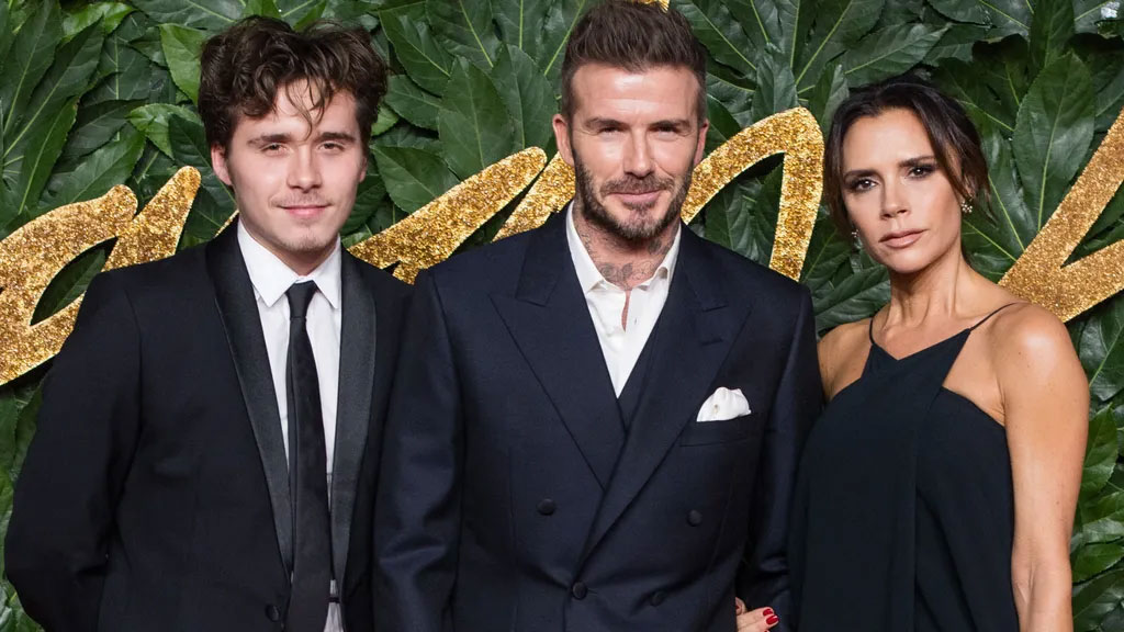 ডেভিড-ভিক্টোরিয়ার সঙ্গে সম্পর্ক চরমে, আইনজীবীর মাধ্যমে যোগাযোগ চান ব্রুকলিন বেকহাম