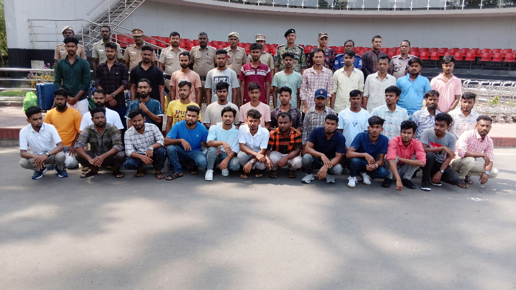 ভারতের কারাগার থেকে মুক্তি পেয়ে ফিরলেন ৩৬ যুবক