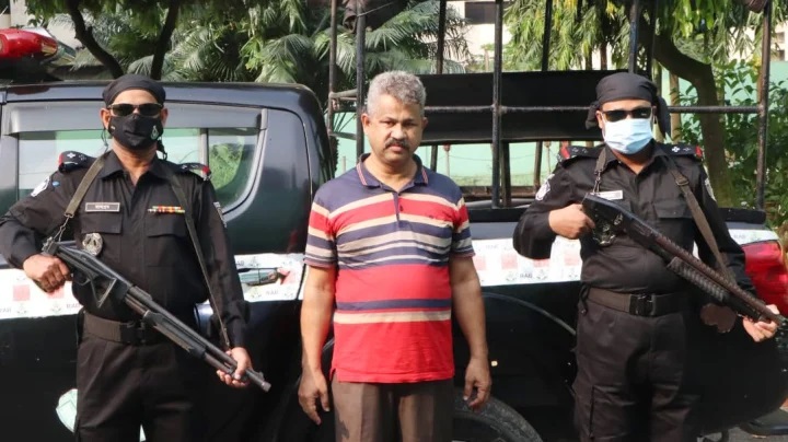 চাকরির প্রলোভন দিয়ে লাখ লাখ টাকা আত্মসাৎ