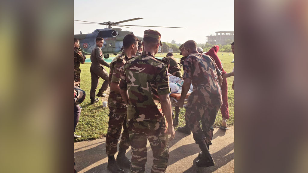 সীমান্তে মাইন বিস্ফোরণে আহত বিজিবি সদস্যকে সিএমএইচে স্থানান্তর