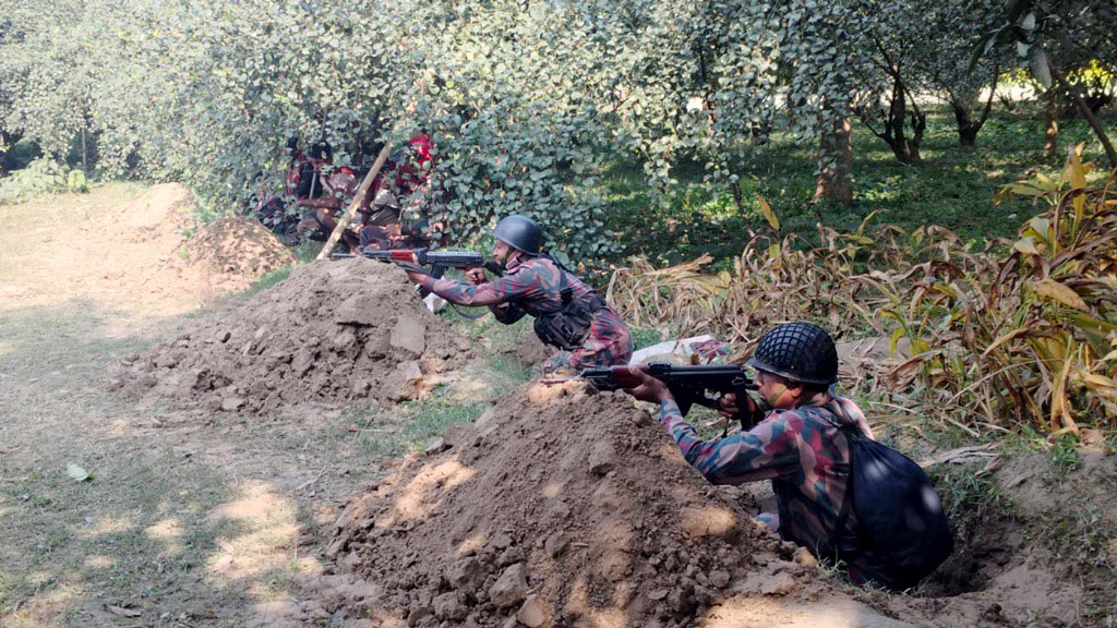 সাউন্ড গ্রেনেড, টিয়ার শেল ছোড়ার অনুমোদন পেল বিজিবি