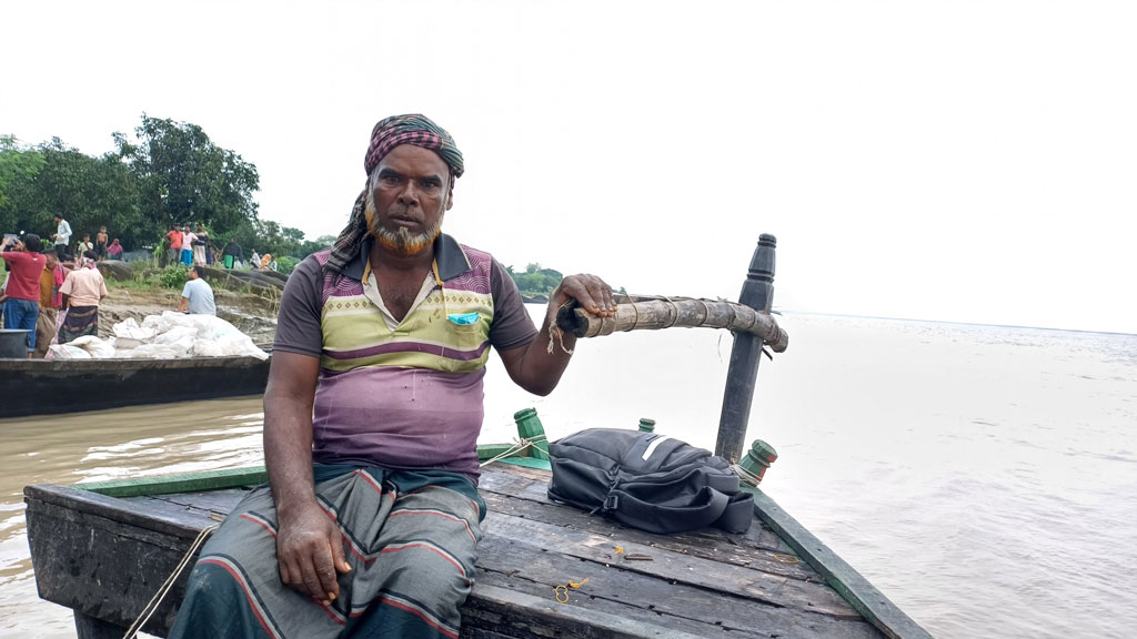 পদ্মার মাঝি ছিদ্দিকের জীবনযুদ্ধ: স্বপ্নের সফলতায় জীবনের প্রতিচ্ছবি