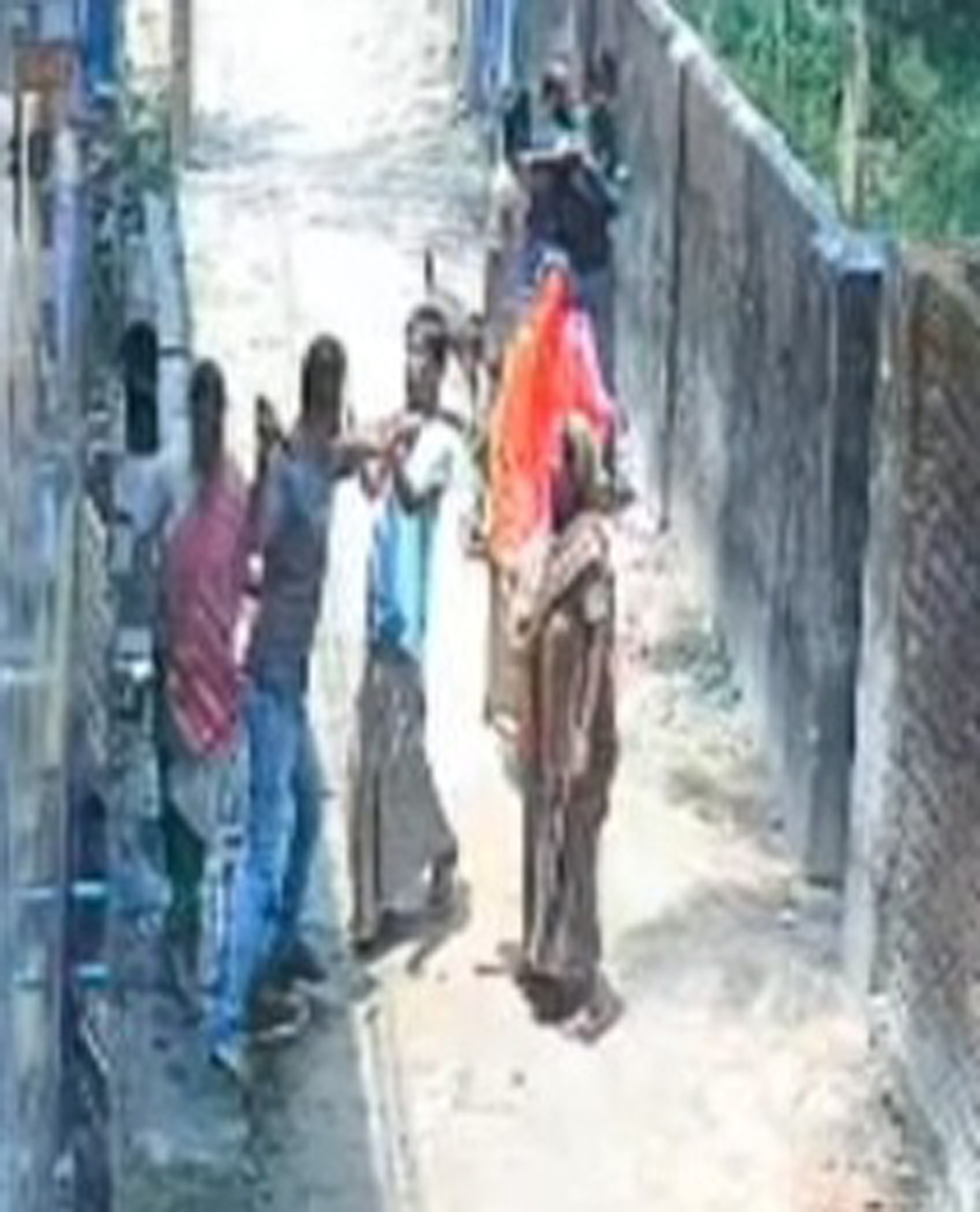 বগুড়ায় ছুরি নিয়ে যুবকের ওপর হামলা, যুবদল কর্মীর ভিডিও ভাইরাল