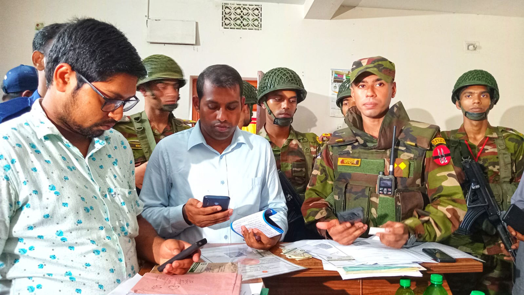 বগুড়ায় ক্লিনিকের ফ্রিজে কোরবানির মাংস, সরকারি ওষুধ