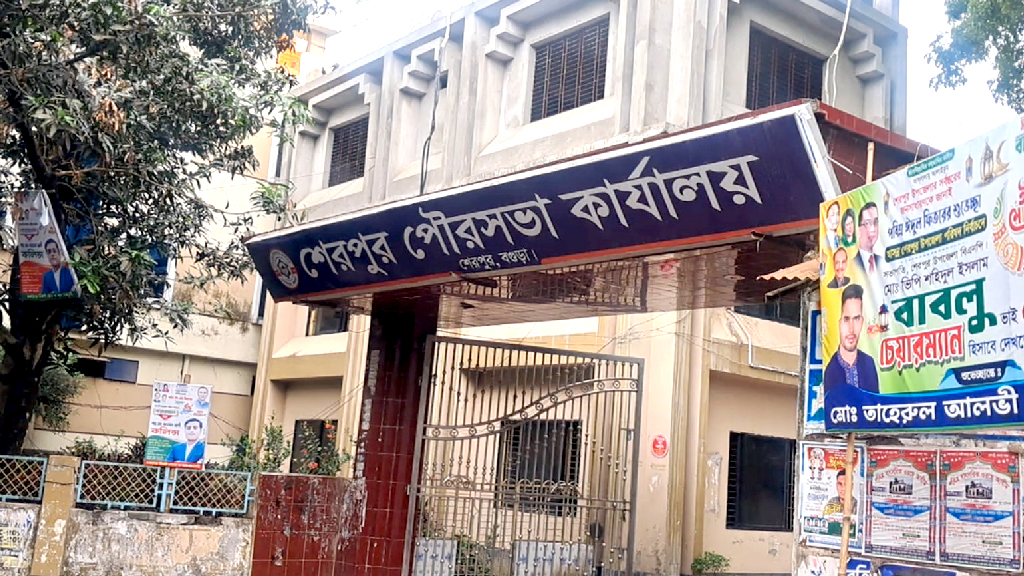 ইজারা না হলেও হাটে খাজনা আদায় বন্ধ নেই