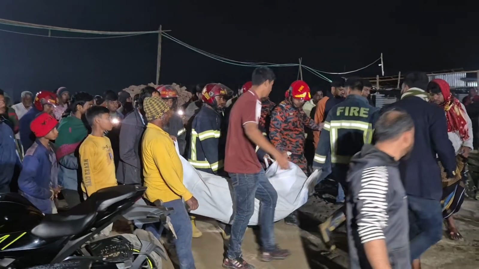 বগুড়ায় নির্মাণাধীন হিমাগারের ছাদ ধসে শ্রমিক নিহত