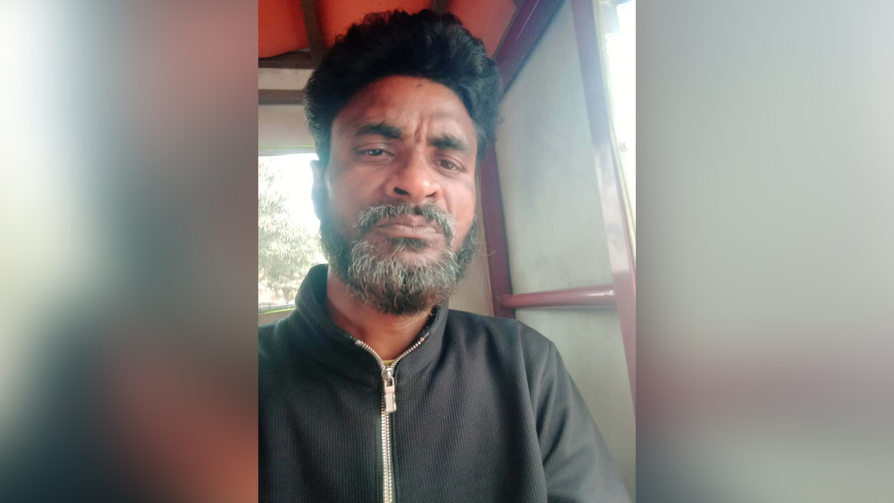 তেল আসার খবরে মুহূর্তেই ৫ শতাধিক মোটরবাইক পাম্পে