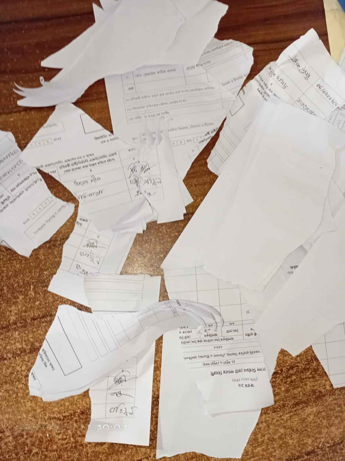 বগুড়া-৬: ভোট শেষ হওয়ার আগেই ফলাফল শিটে স্বাক্ষরের অভিযোগ