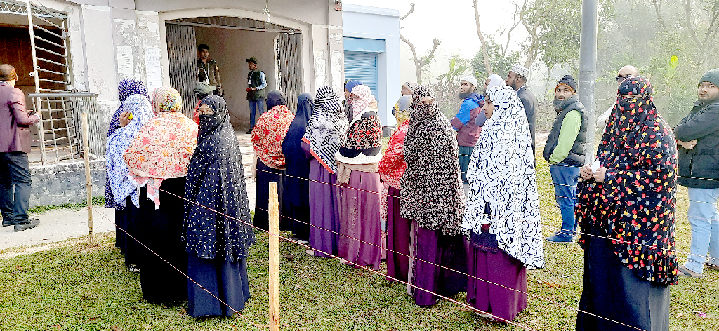 বাগেরহাটে শান্তিপূর্ণভাবে ভোট গ্রহণ শুরু