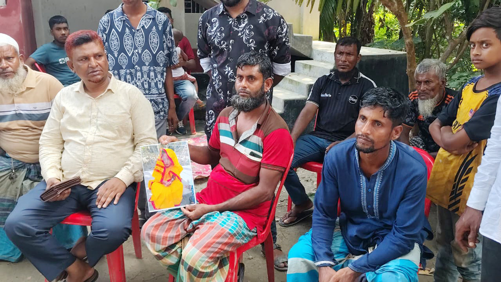 বাগেরহাটে ৭ বছরের শিশুকে গলা কেটে হত্যা, গ্রেপ্তার ৩