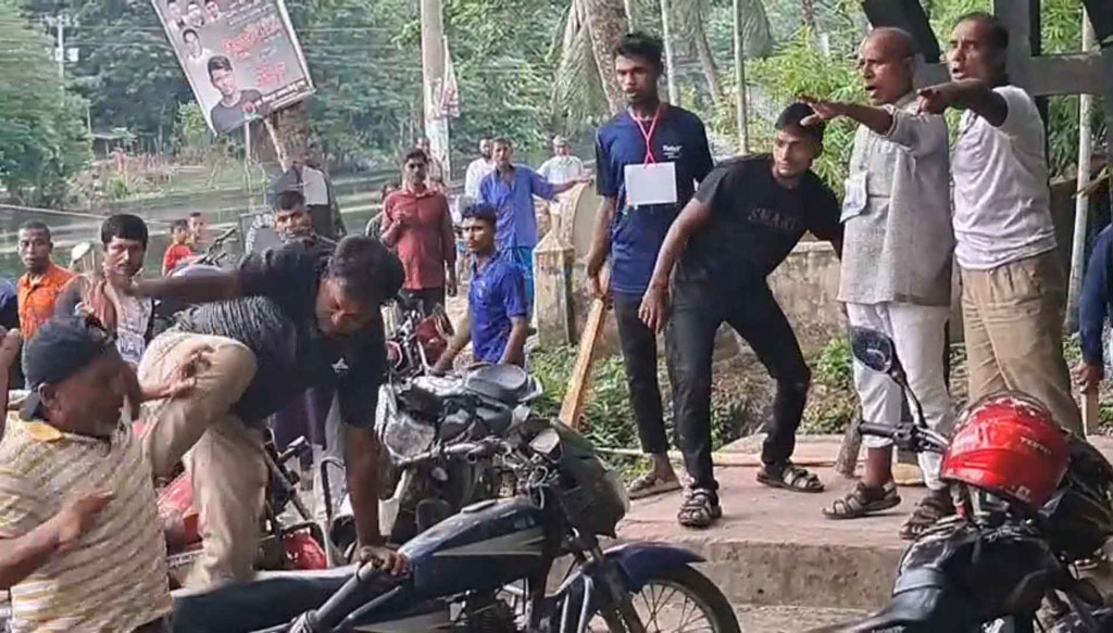 বাগেরহাটে দুই পক্ষের সংঘর্ষে ইউনিয়ন বিএনপির সম্মেলন স্থগিত, আহত ৩০