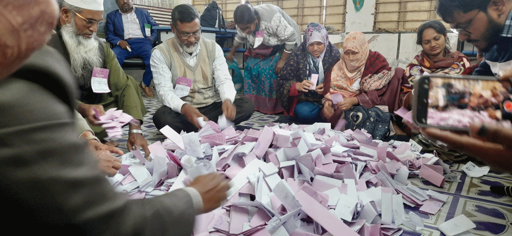 বাগেরহাটে ‘হ্যাঁ’ ভোটের জয়জয়কার
