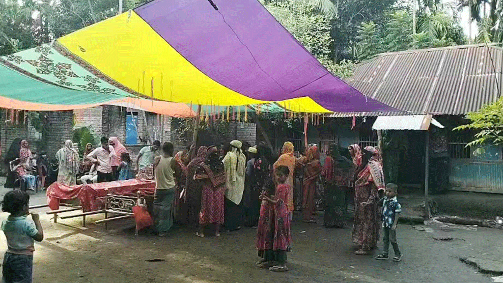 পুকুরে ডুবে যাচ্ছিল নাতি, তুলতে গিয়ে দাদারও মৃত্যু
