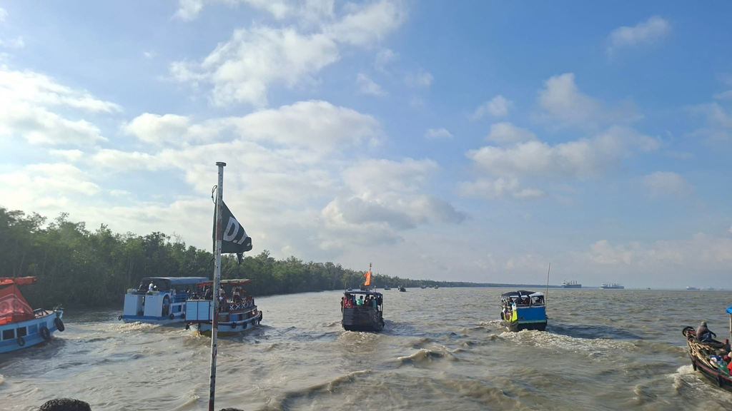 সুন্দরবনের দুবলার চরে তিন দিনব্যাপী রাস উৎসব শুরু