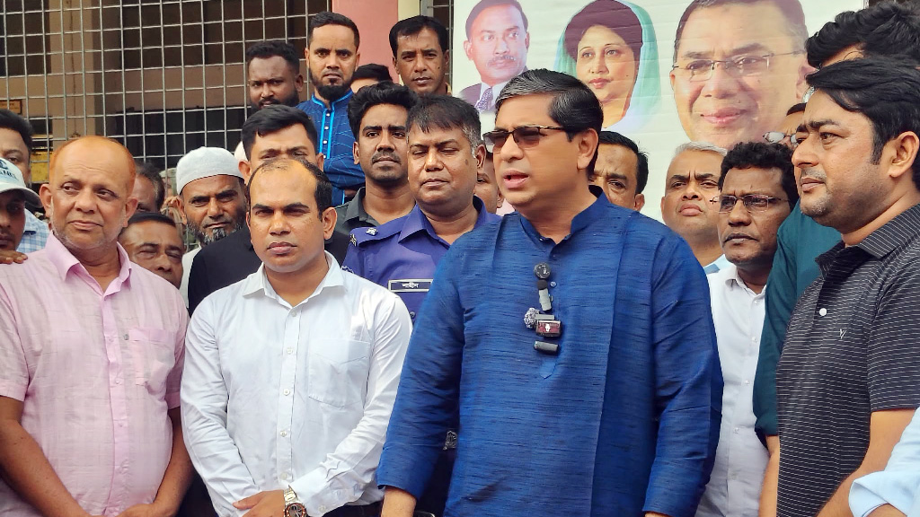 তেলের মজুত ও সরবরাহ স্বাভাবিক আছে: স্থানীয় সরকার প্রতিমন্ত্রী