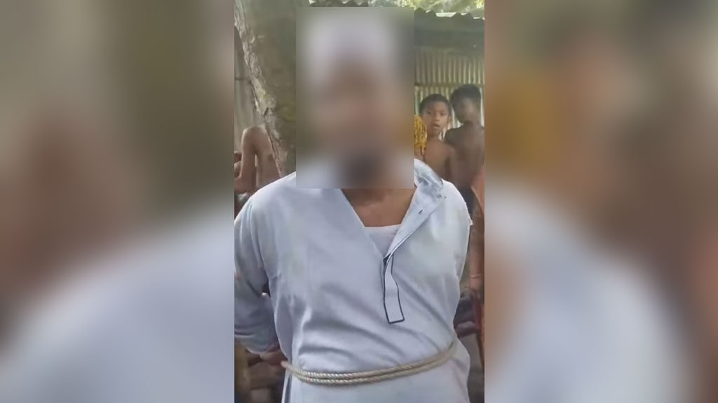 নারীর শ্লীলতাহানির চেষ্টা, শিক্ষককে গাছের সঙ্গে বেঁধে রাখল গ্রামবাসী