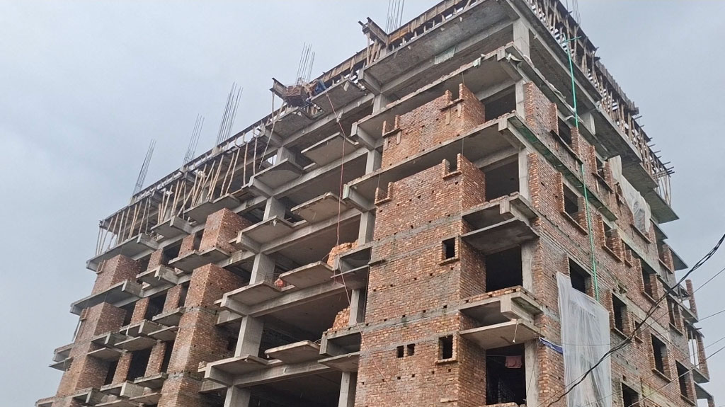 মানিকগঞ্জে পুলিশ হাউজিং সোসাইটির নির্মাণাধীন ভবন থেকে পড়ে শ্রমিকের মৃত্যু