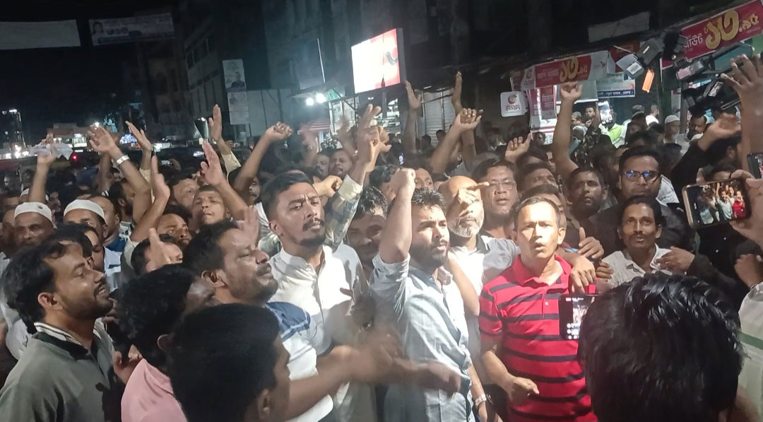 মন্ত্রিপরিষদে নতুন দায়িত্বে পার্থ: ভোলায় বিজেপির আনন্দ মিছিল, মিষ্টি বিতরণ