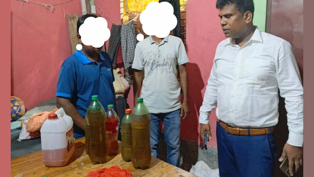 ভোলায় অতিরিক্ত মূল্যে জ্বালানি তেল বিক্রি করায় একজন আটক