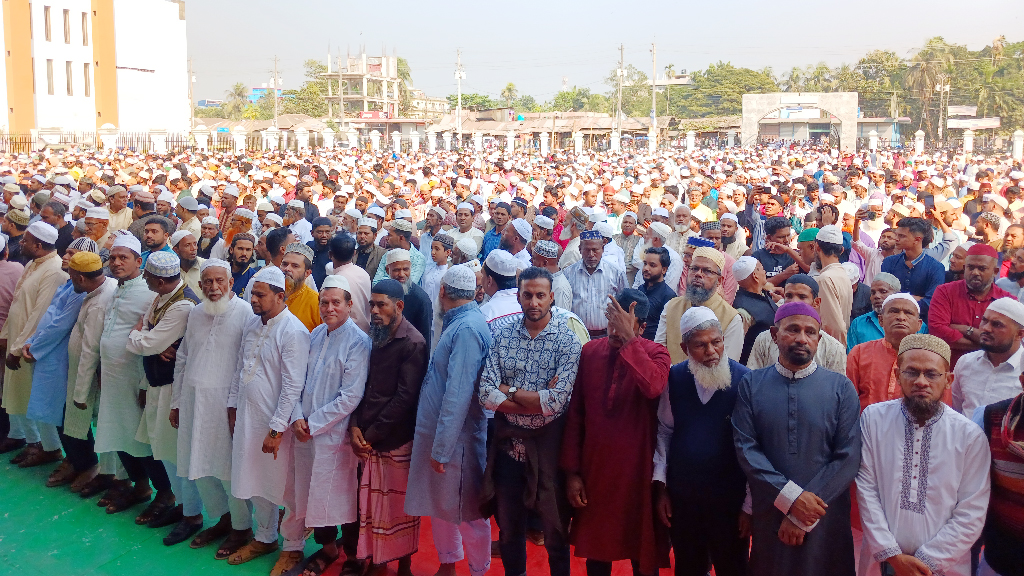 তোফায়েল আহমেদের স্ত্রীর দাফন সম্পন্ন, জানাজায় হাজারো মানুষ