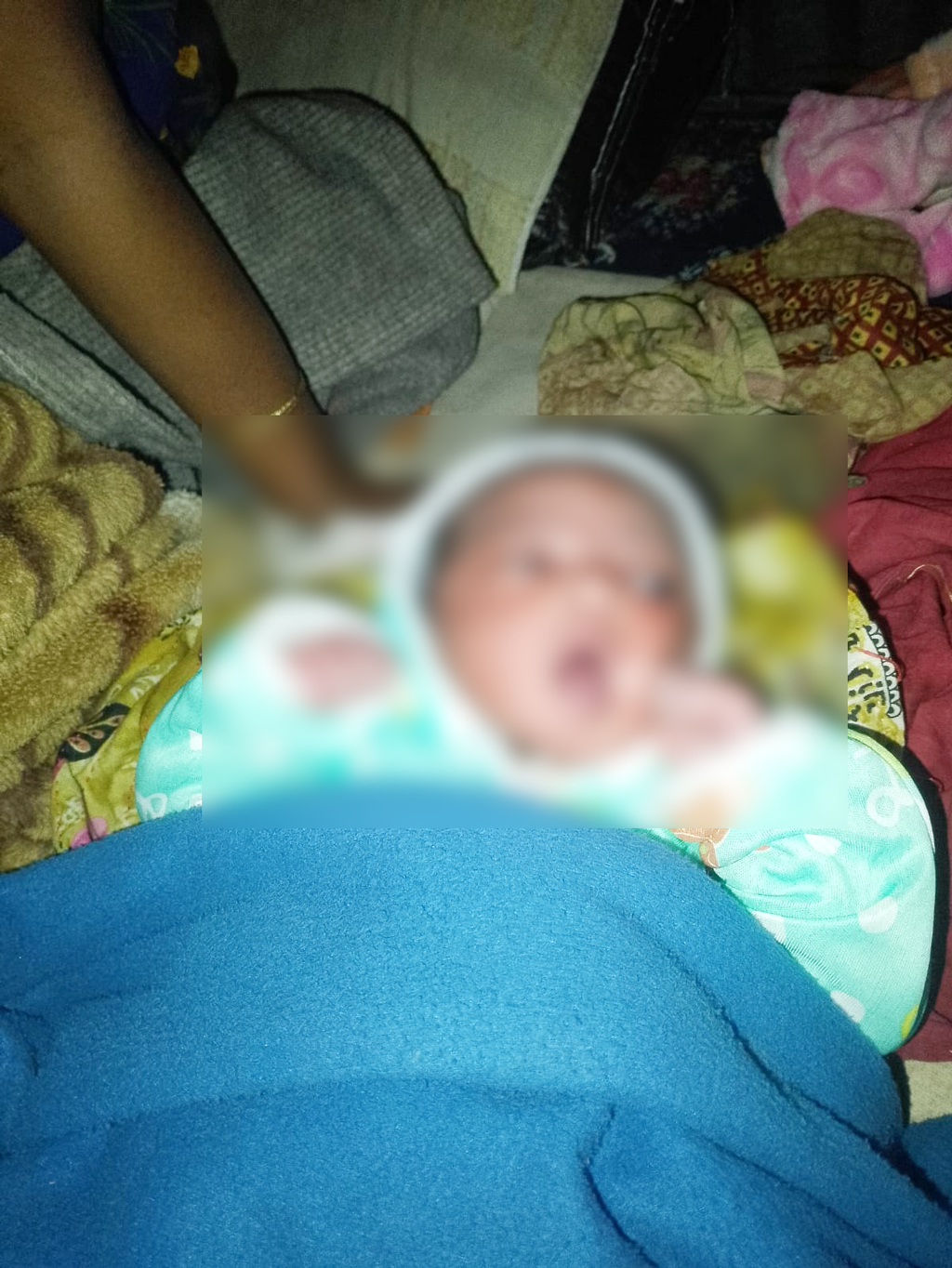 ভোলায় শিশুকে ‘দত্তক’ দিয়ে অপহরণ নাটক মায়ের, ঢাকায় নেওয়ার পথে উদ্ধার