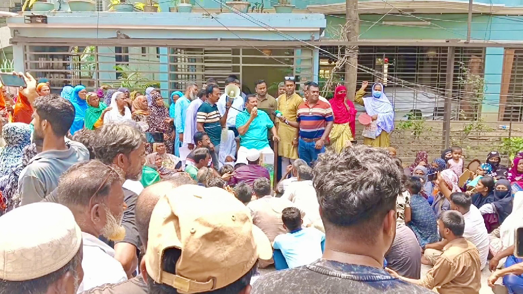 ভূমিমন্ত্রীর বাসার সামনে ভূমিহীনদের অনশন