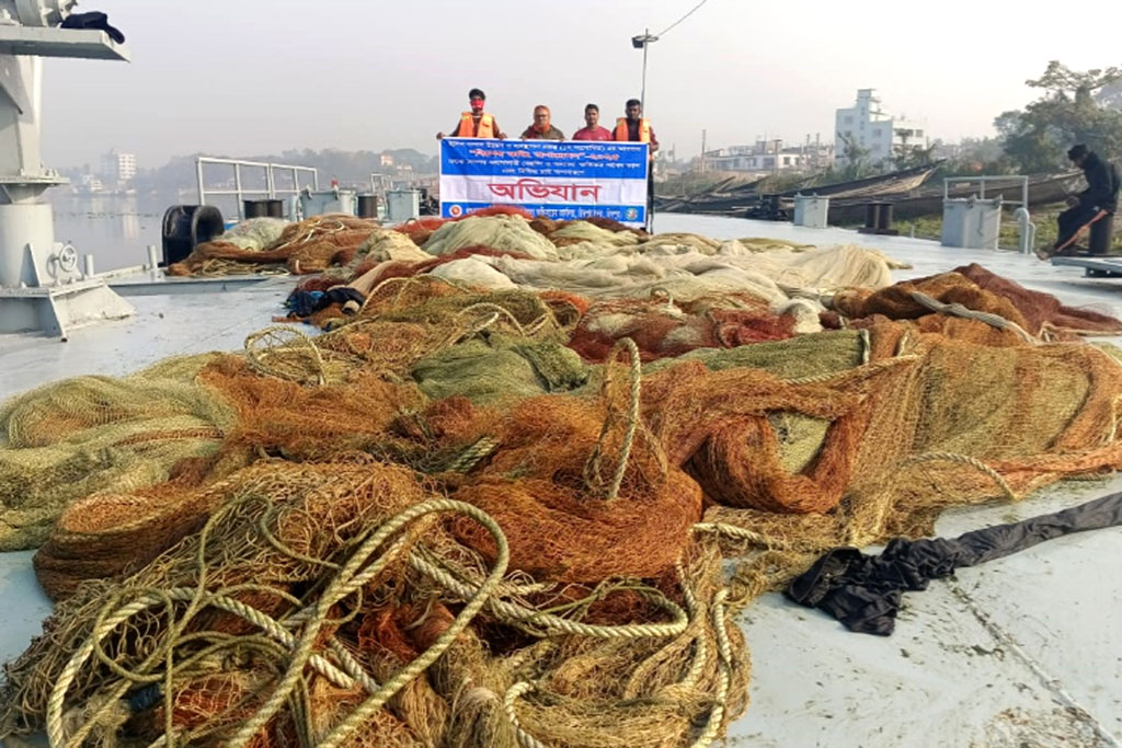 মেঘনায় মৎস্যসম্পদ ধ্বংসকারী বেহুন্দি জাল জব্দ