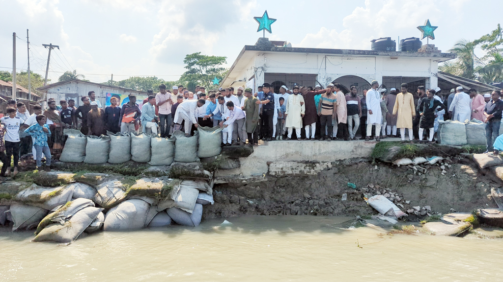তেঁতুলিয়া ও বুড়াগৌরাঙ্গের তীরবর্তী এলাকার ভাঙন রোধে কাজ শুরু