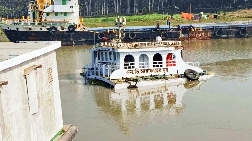 ভৈরব নদে ৯০০ টন কয়লাবোঝাই জাহাজডুবি