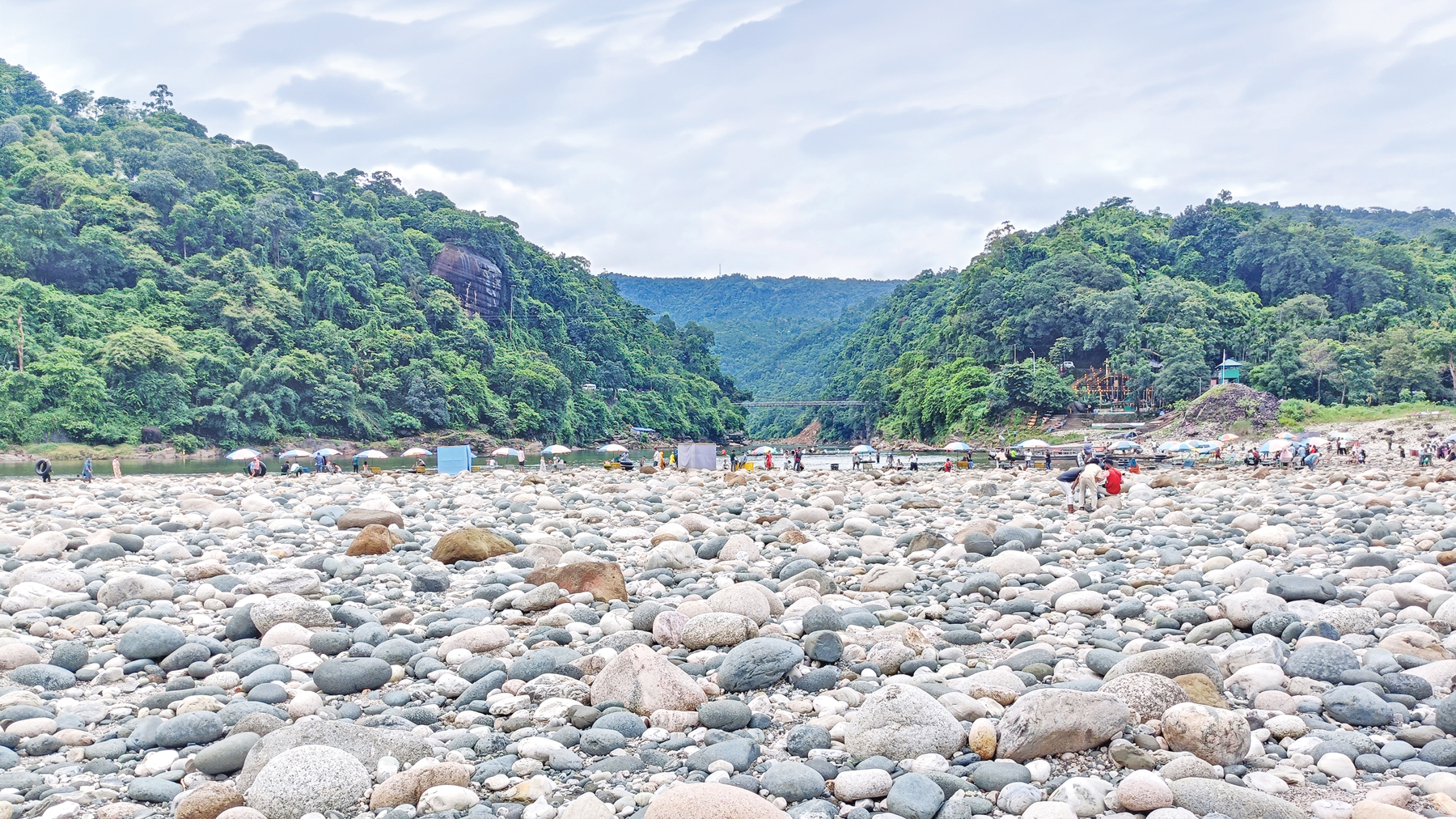 পাহাড়-নদী-সবুজের অপার মেলবন্ধন