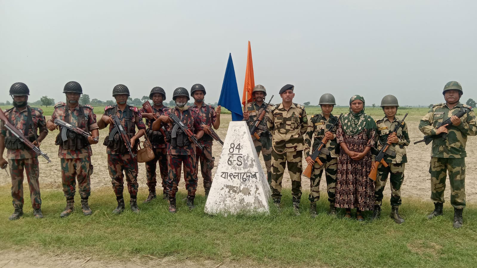 ভারতে পাচারের ২৫ বছর পর দেশে ফিরলেন রূপসার আনোয়ারা