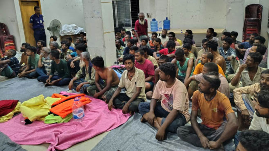 ভারত থেকে ঠেলে দিয়ে যাওয়া ৭৮ জনের ৩ ভারতীয়কে আদালতে সোপর্দ