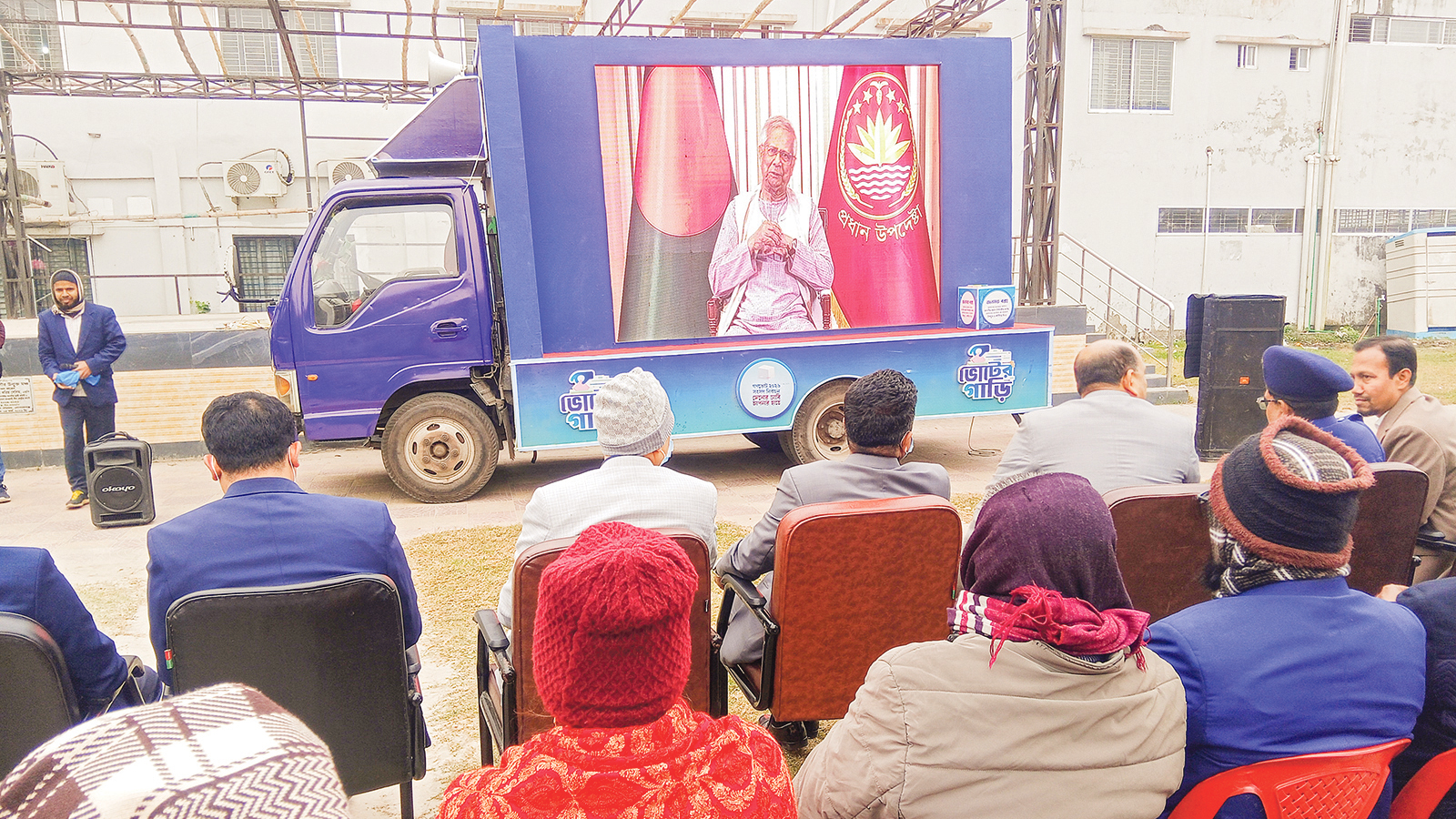 ভোটের গাড়ি শুধু শহরে, গ্রামের মানুষ জানে না
