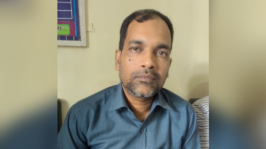 সরকা‌রি বই চুরি: একাডেমিক সুপারভাইজার গ্রেপ্তার