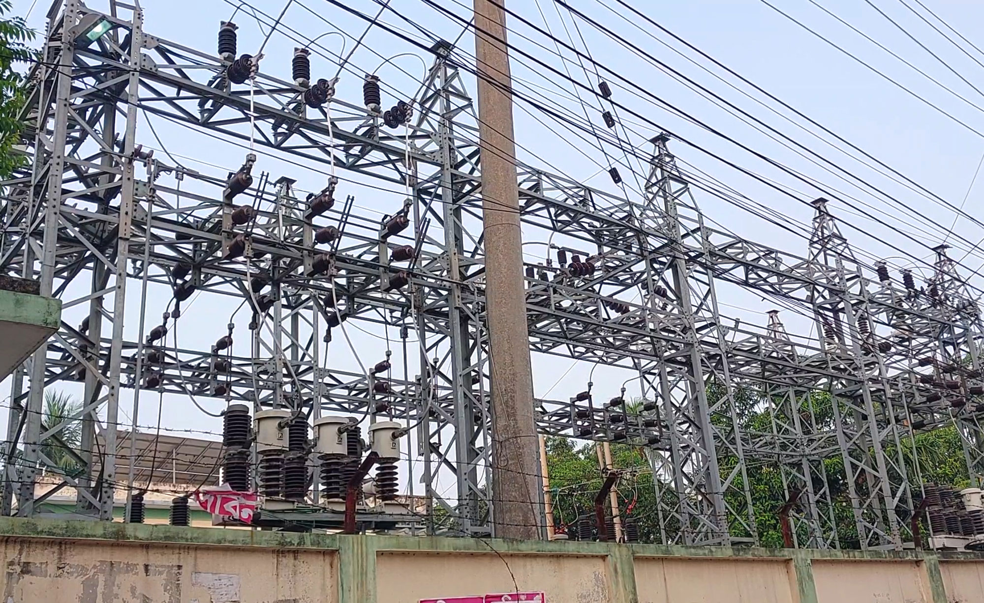 পাবনায় ঘন ঘন লোডশেডিং, ভোগান্তি