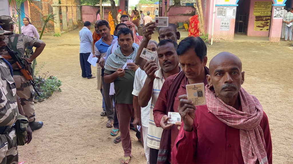 ব্যাটল ফর বিহার শুরু: প্রথম ধাপে ভোট হচ্ছে ১২১ আসনে
