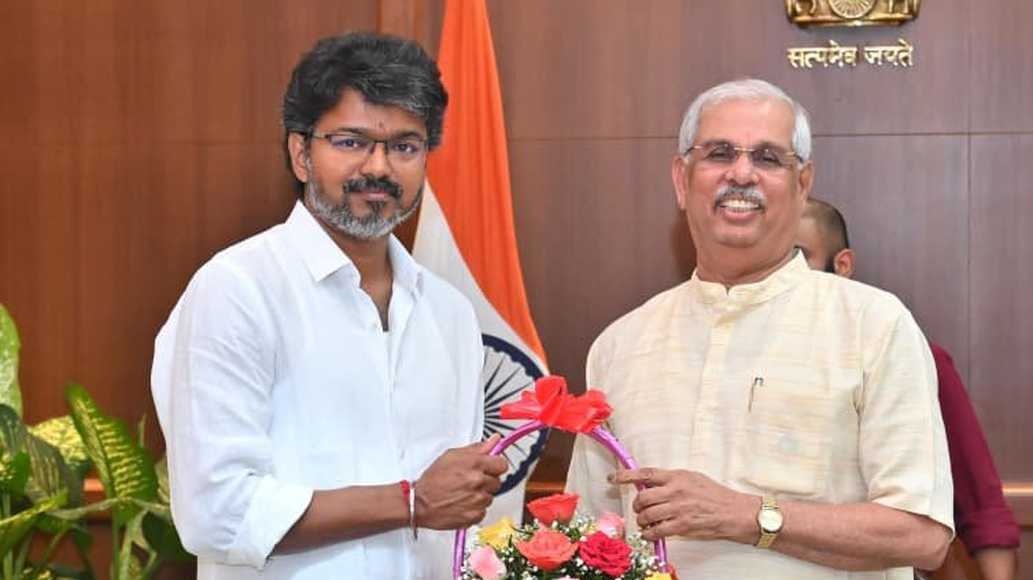 সরকার গঠনে রাজ্যপালের অনুমোদন, আগামীকাল মুখ্যমন্ত্রী হিসেবে শপথ নিচ্ছেন বিজয়