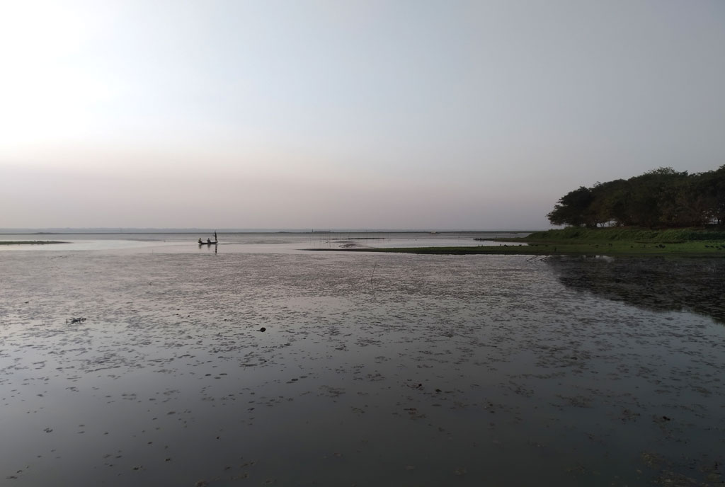 বাইক্কা বিল। ছবি: আজকের পত্রিকা