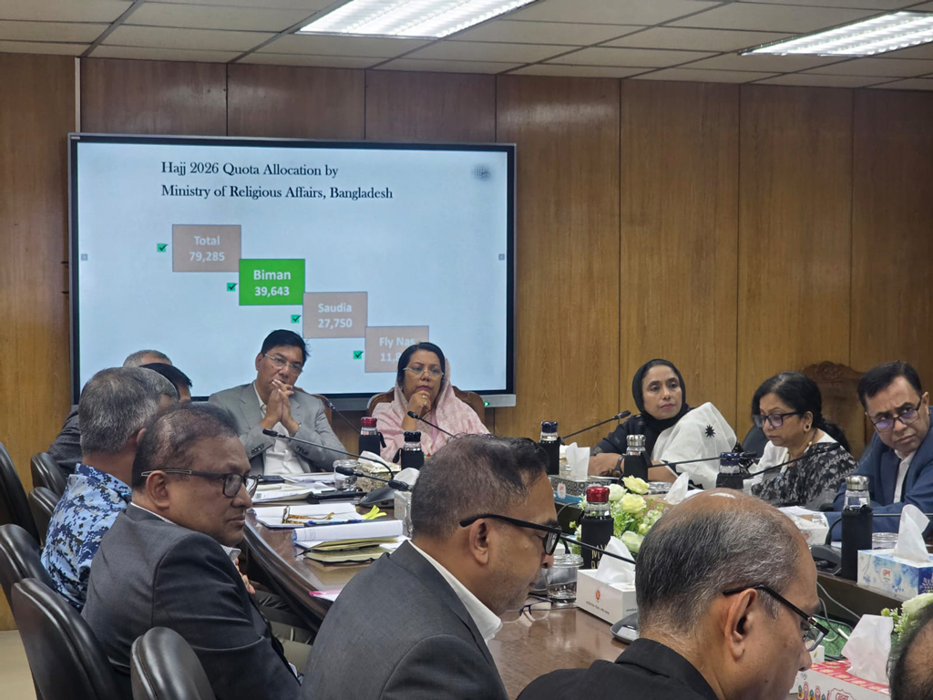 হজযাত্রীরা যেন কোনোভাবেই হয়রানির শিকার না হন: বিমানমন্ত্রী