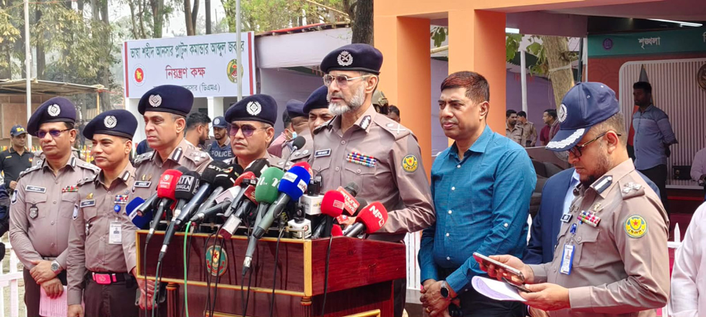 বইমেলায় মবের আশঙ্কা নেই, সৃষ্টি হলে কঠোর 
ব্যবস্থা: ডিএমপির অতিরিক্ত কমিশনার