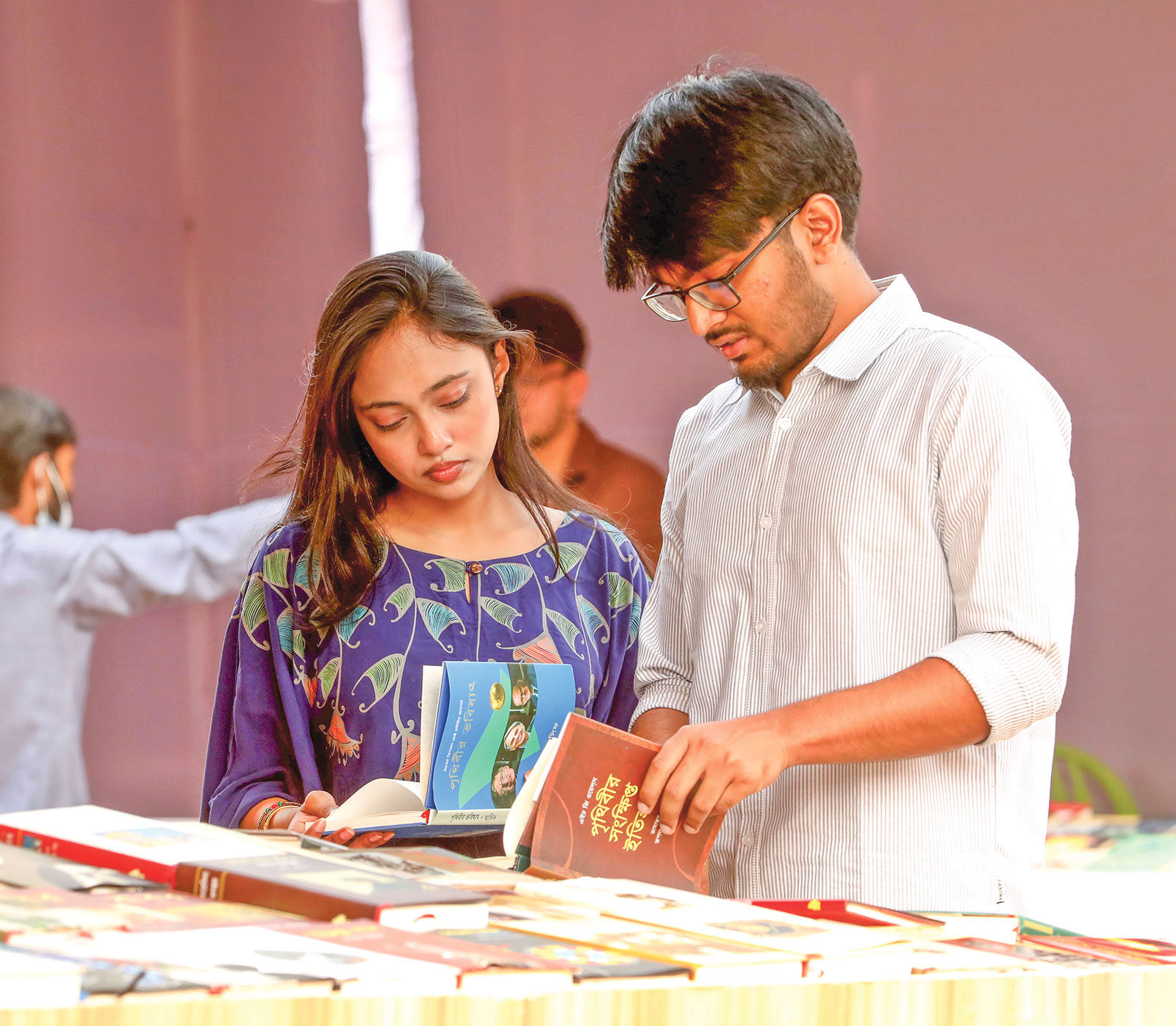 নতুন প্রজন্মকে বইমুখী করতে রাষ্ট্রের করণীয়