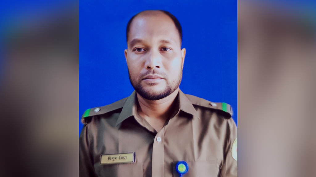 বিমানবন্দরে আগুন নেভানোর কাজ করে ফেরার পথে গাড়ির ধাক্কায় প্রাণ হারালেন আনসার সদস্য