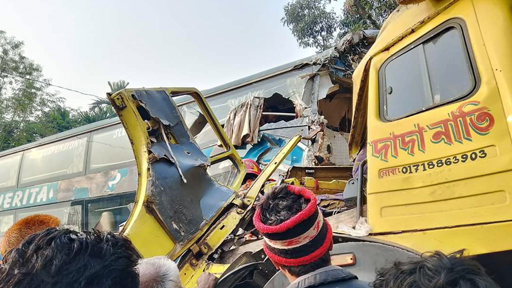 সড়কে শৃঙ্খলা ফেরাতে আইন সংস্কার জরুরি