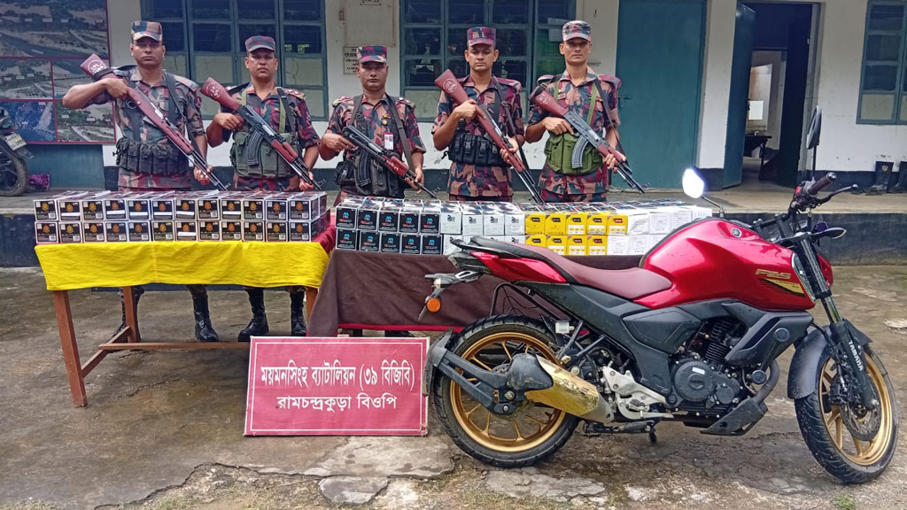 শেরপুর সীমান্তে ১ কোটি ৩১ লাখ টাকার ভারতীয় মোবাইল ফোনের ডিসপ্লে জব্দ