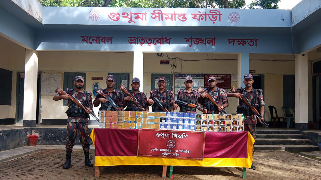 ফেনী সীমান্তে বিজিবির অভিযান, মিলল কোটি টাকার ভারতীয় ডিসপ্লে ও গরু