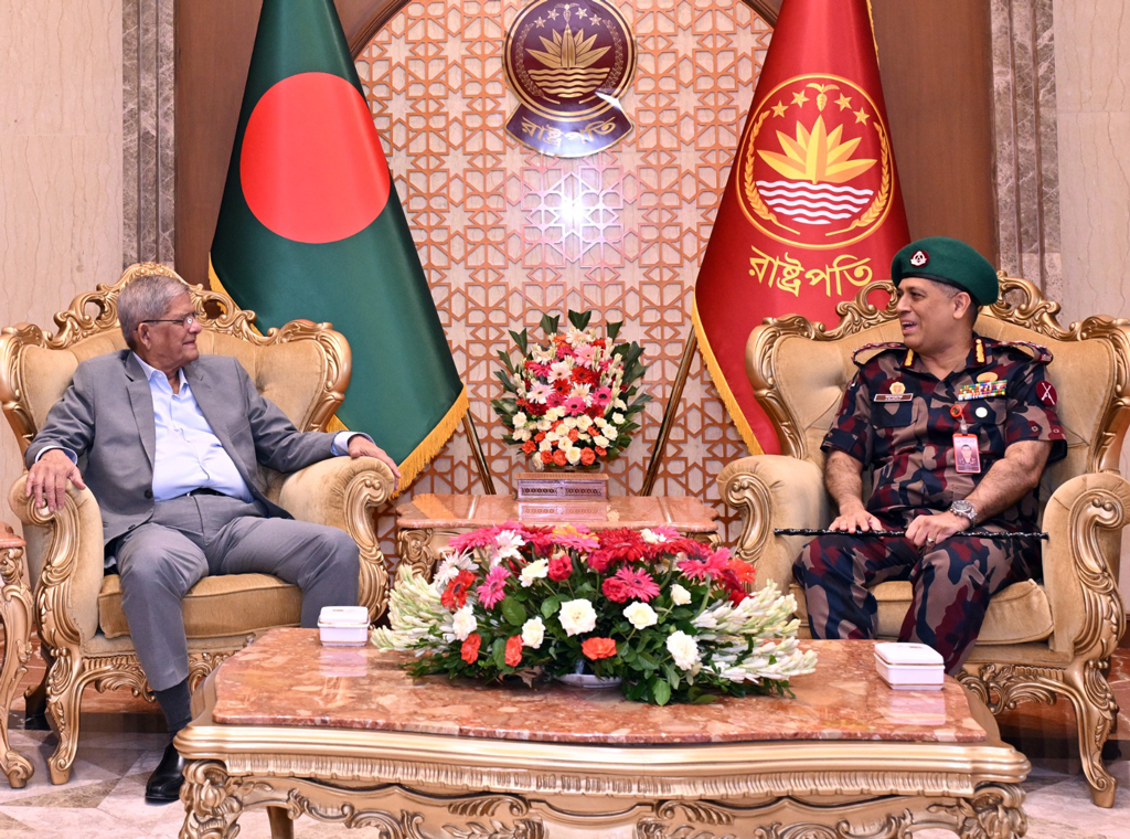 চোরাচালান-মাদক-সীমান্ত হত্যা বন্ধে কার্যকর ব্যবস্থা গ্রহণে বিজিবির প্রতি রাষ্ট্রপতির আহ্বান