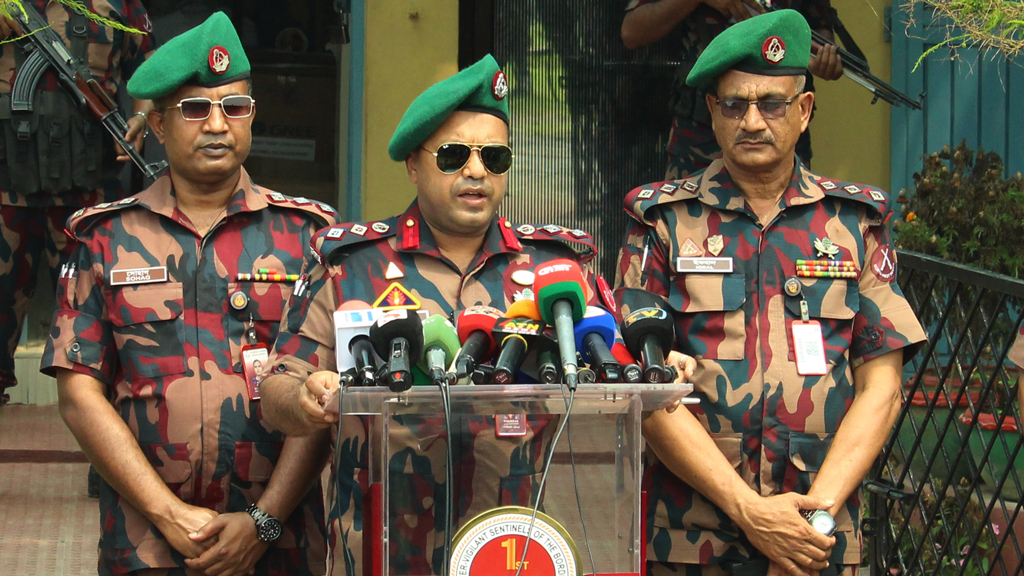 রাজশাহীতে তেলের ডিপো ও ফিলিং স্টেশনে বিজিবির নজরদারি